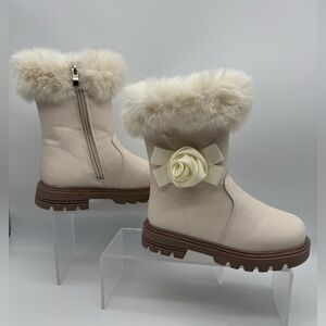 Source Unknown Cream and Brown Kids Boots